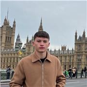 Ripetizioni per Medie e Superiori – Inglese, Diritto e Informatica - Studente Diplomato in SIA con Certificazione B2